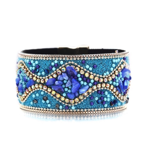 Jewelry - 💙MULTICOLORED BOHO BRACELET
